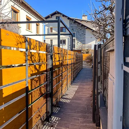 Bonita Casa. Gran Jardin. Con Wifi. Nyaraló *