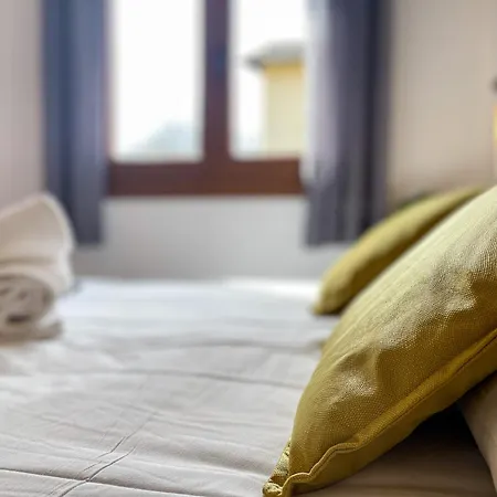 Bonita Casa. Gran Jardin. Con Wifi. Nyaraló *