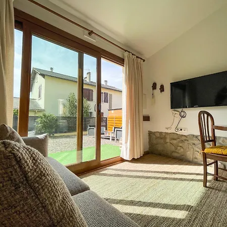 Bonita Casa. Gran Jardin. Con Wifi. Nyaraló