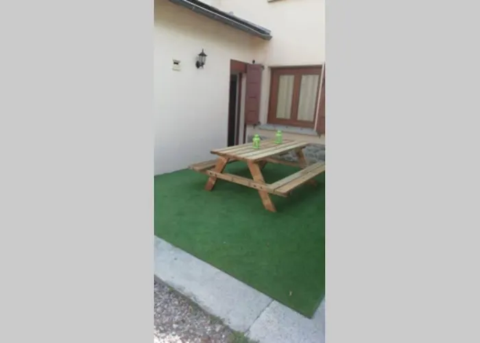 Bonita Casa. Gran Jardin. Con Wifi. ブール・マダム
